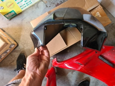 Preview: Verkleidung Helmfach / Tank Original Derbi GPR 50 Neu