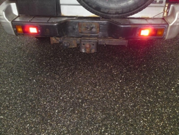 Stoßstange hinten kompl. ohne Leuchten Mitsubishi Pajero 2,5 TDiesel GLS Lang